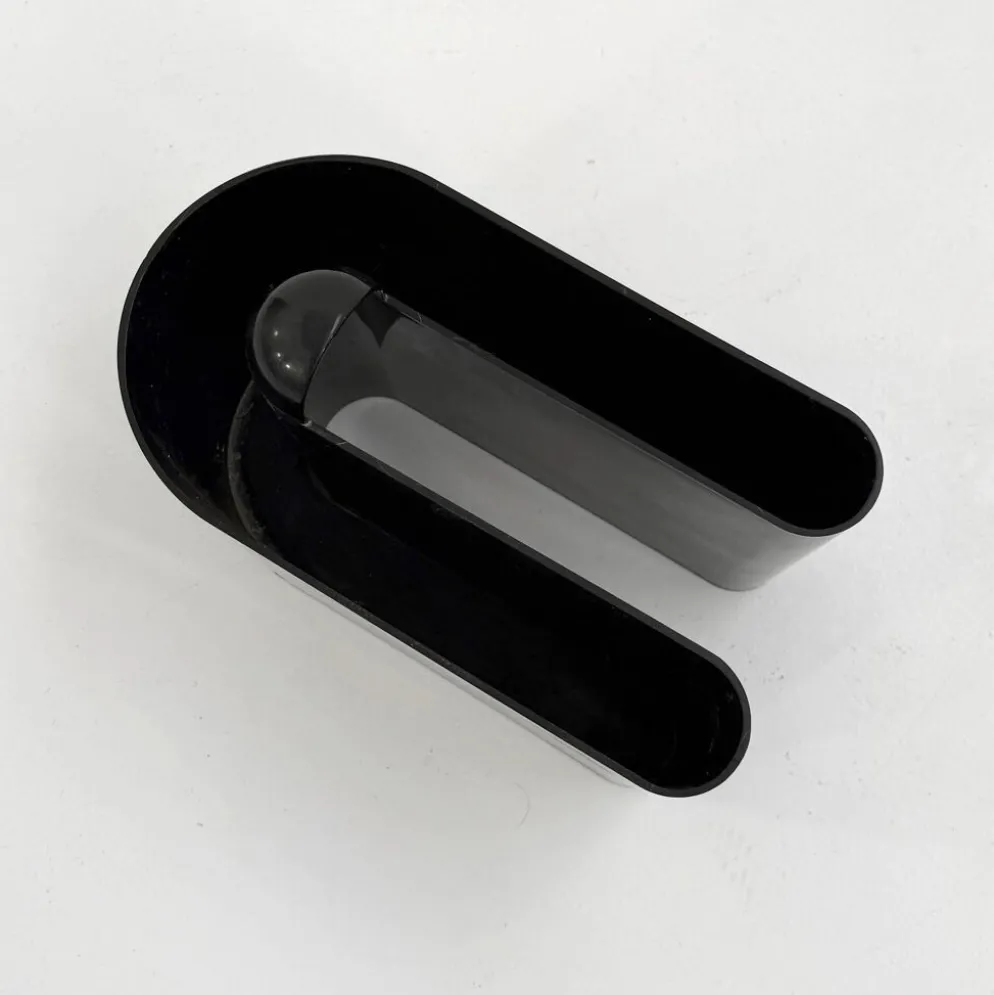 Porte-revue noir par Rodolfo Bonetto pour Bilumen, 1970