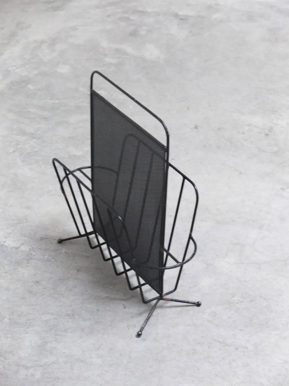 Porte-revue rare par Mathieu Matégot pour Artimeta, années 1950.