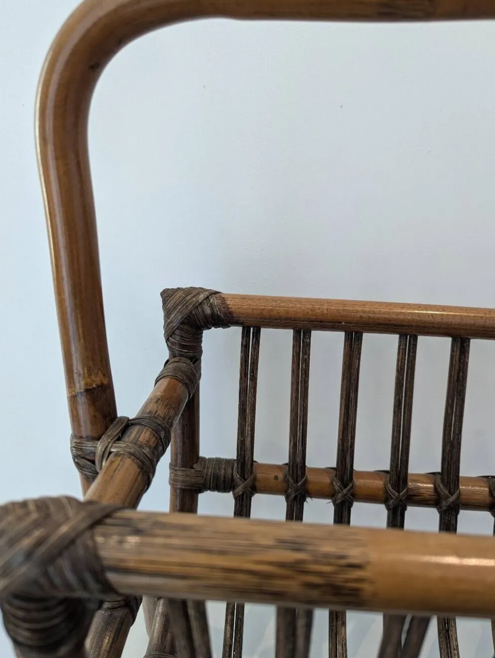Porte revue rotin vintage