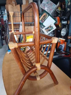 Porte revue rotin vintage 1960 env