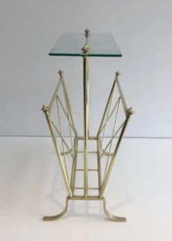 Porte-revues de style néoclassique en laiton et tablette de verre de la Maison Jansen