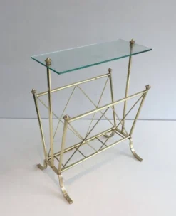 Porte-revues de style néoclassique en laiton et tablette de verre de la Maison Jansen