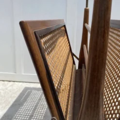 Porte-revues en bois et cannage pieds compas,Cesare Lacca, à années 60