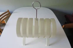 Porte-revues en contreplaqué laqué blanc Opal, années 1960
