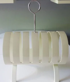 Porte-revues en contreplaqué laqué blanc Opal, années 1960