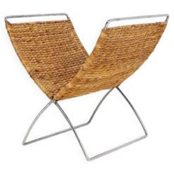 Porte-revues en métal chromé et feuilles de bananier tressés