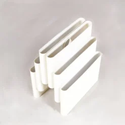 Porte-revues en plastique blanc de grande taille des années 1970 / Giotto Stoppino / Kartell,
