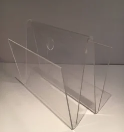 Porte-revues en plexiglass. Vers 1970
