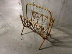 Porte-revues en rotin années 60