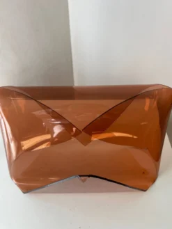 Porte revues enveloppe en plexiglass lucite design Michel Dumas 1970