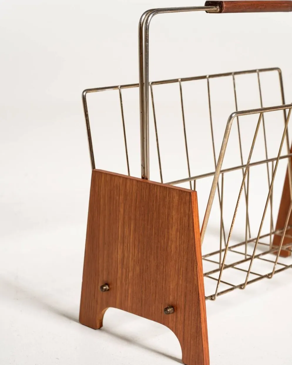 Porte-revues scandinave en teck et métal, années 1960