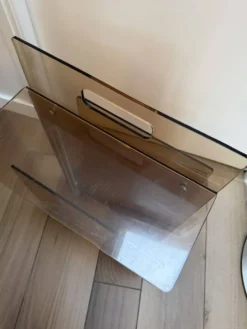 Porte-revues, table d’appoint vintage en plexiglas fumé Michel Dumas