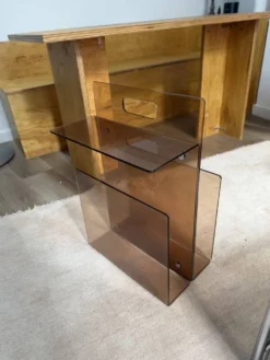Porte-revues, table d’appoint vintage en plexiglas fumé Michel Dumas