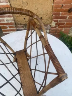 Porte-revues vintage en rotin – Années 1960