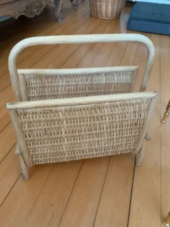 Porte-revues vintage en rotin et bambou tressé
