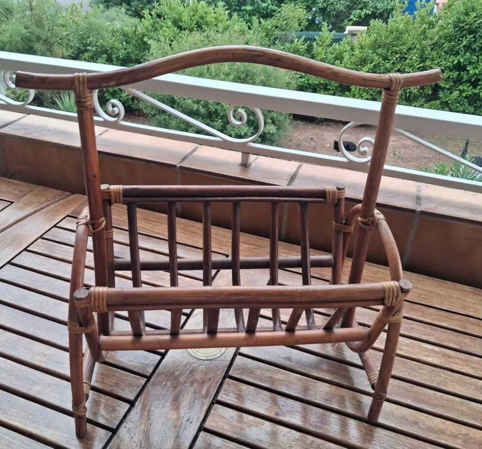 Porte revues vintage en rotin