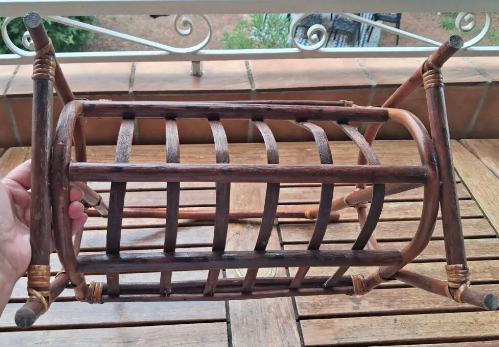 Porte revues vintage en rotin