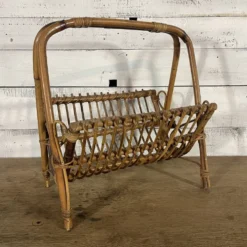 Porte revues vintage en rotin