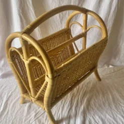 Porte-revue vintage en osier et bambou