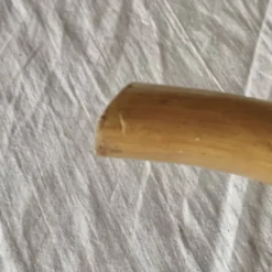 Porte-revue vintage en osier et bambou