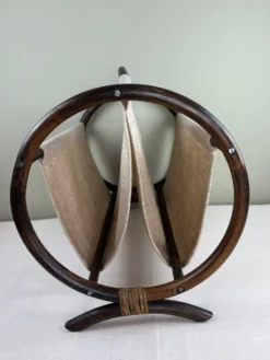 Porte revue vintage en rotin
