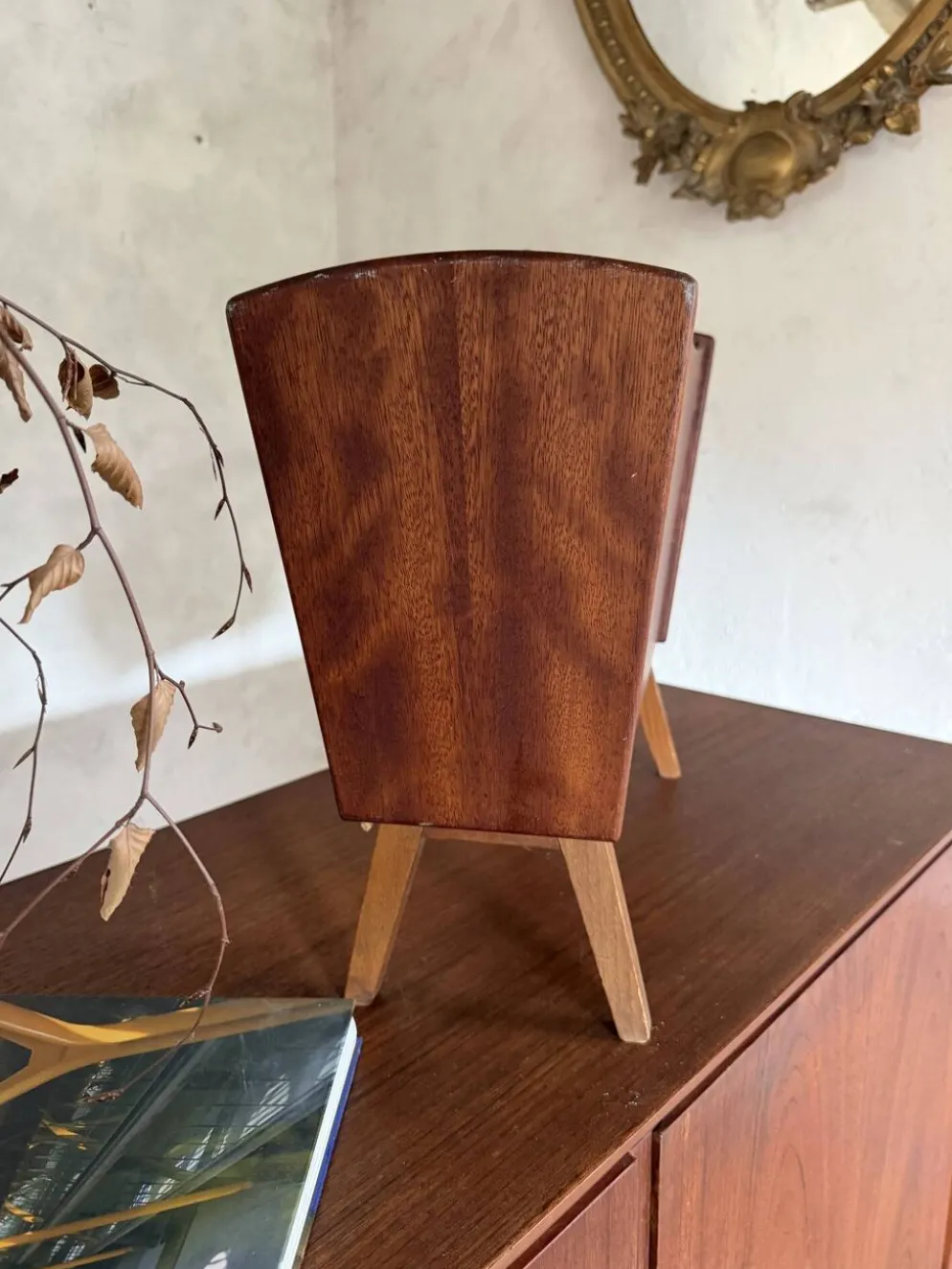 Porte-revue vintage scandinave en teck
