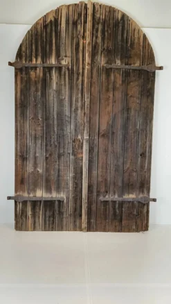 Portes d'écurie anciennes uniques