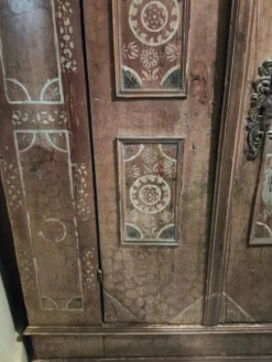 Portes de l'ancienne armoire alsacienne