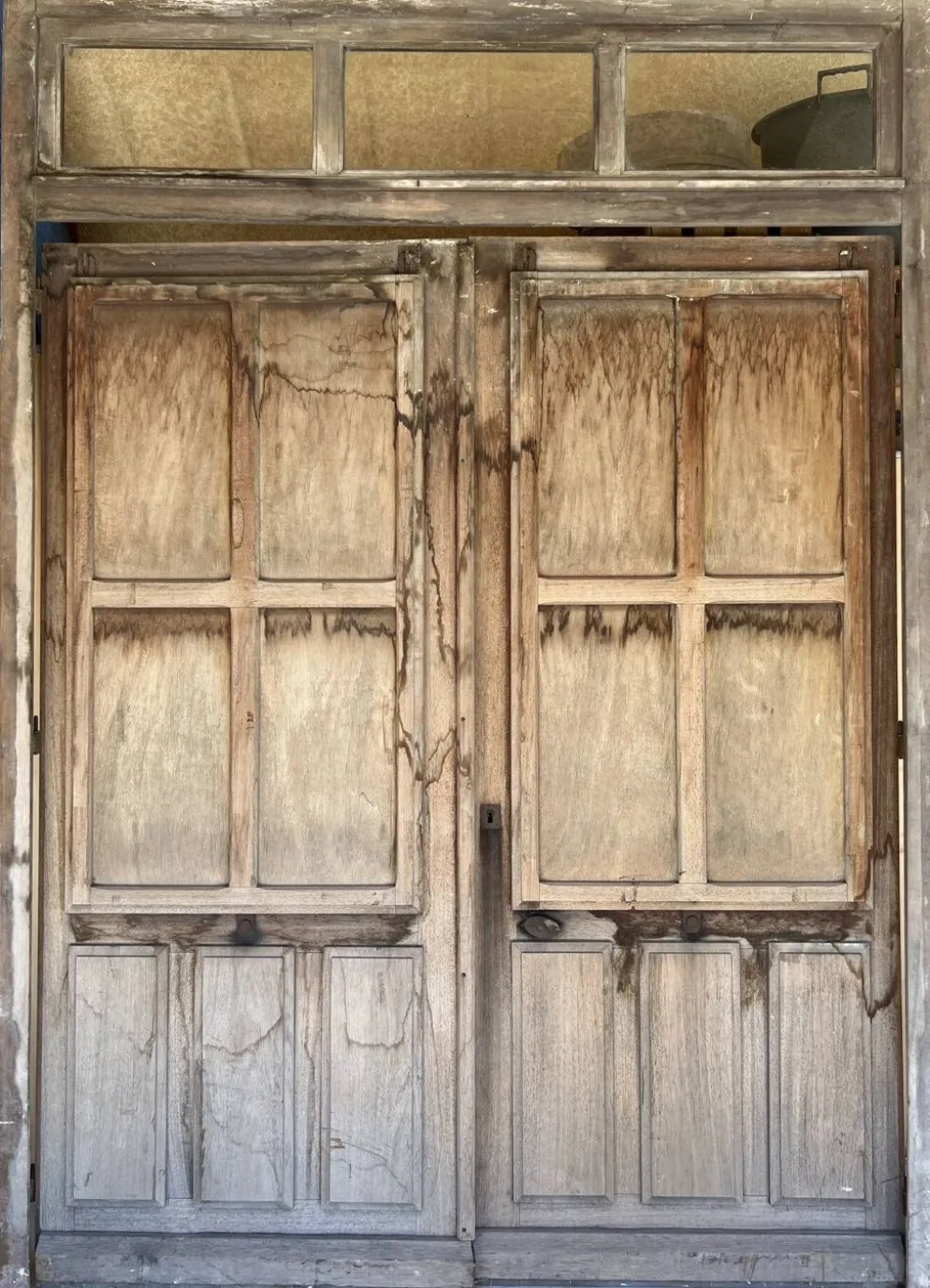 Portes en bois devanture de magasin ancienne + cadre