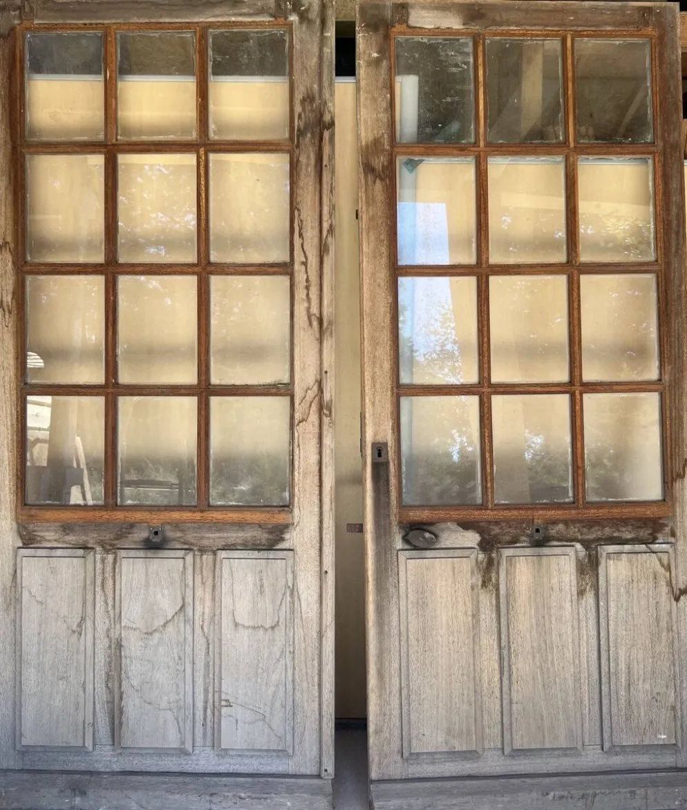Portes en bois devanture de magasin ancienne + cadre