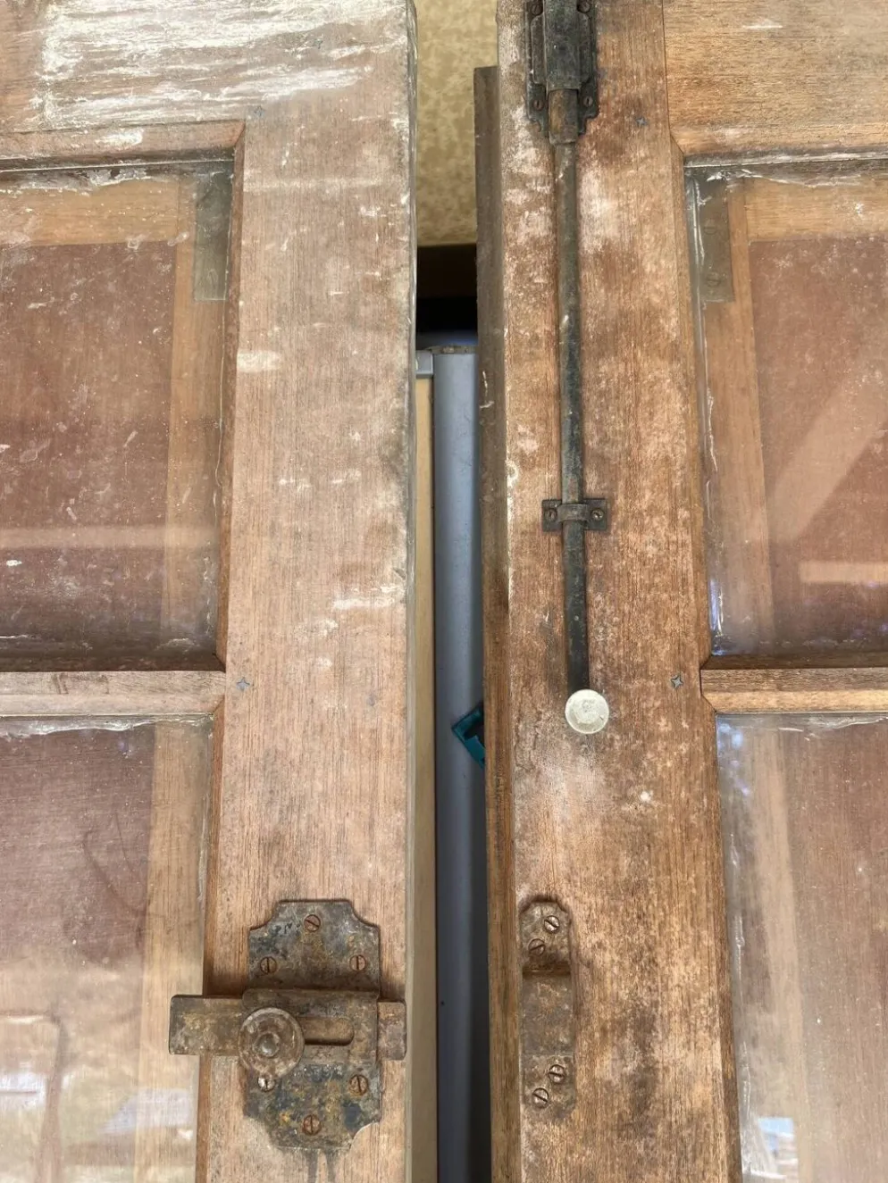 Portes en bois devanture de magasin ancienne + cadre