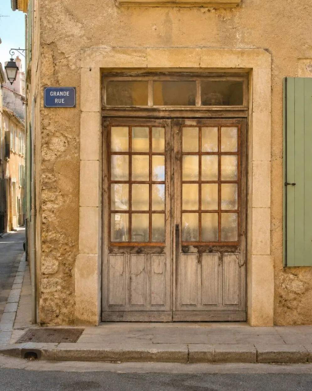 Portes en bois devanture de magasin ancienne + cadre