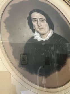 Portrait ancien encadrée d’une femme