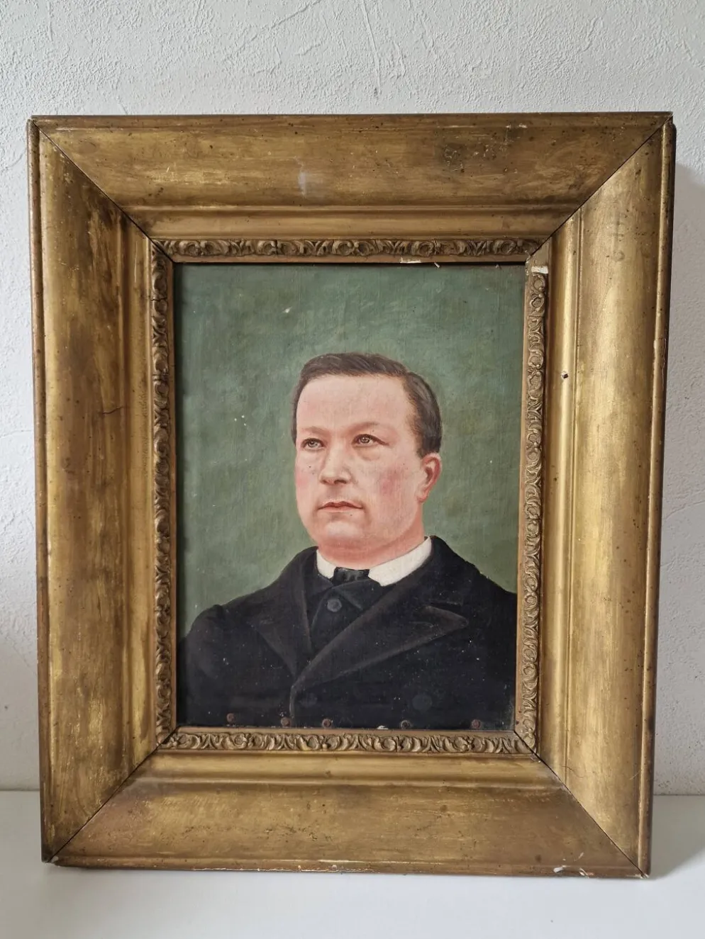 Portrait d'homme ancien cadre doré