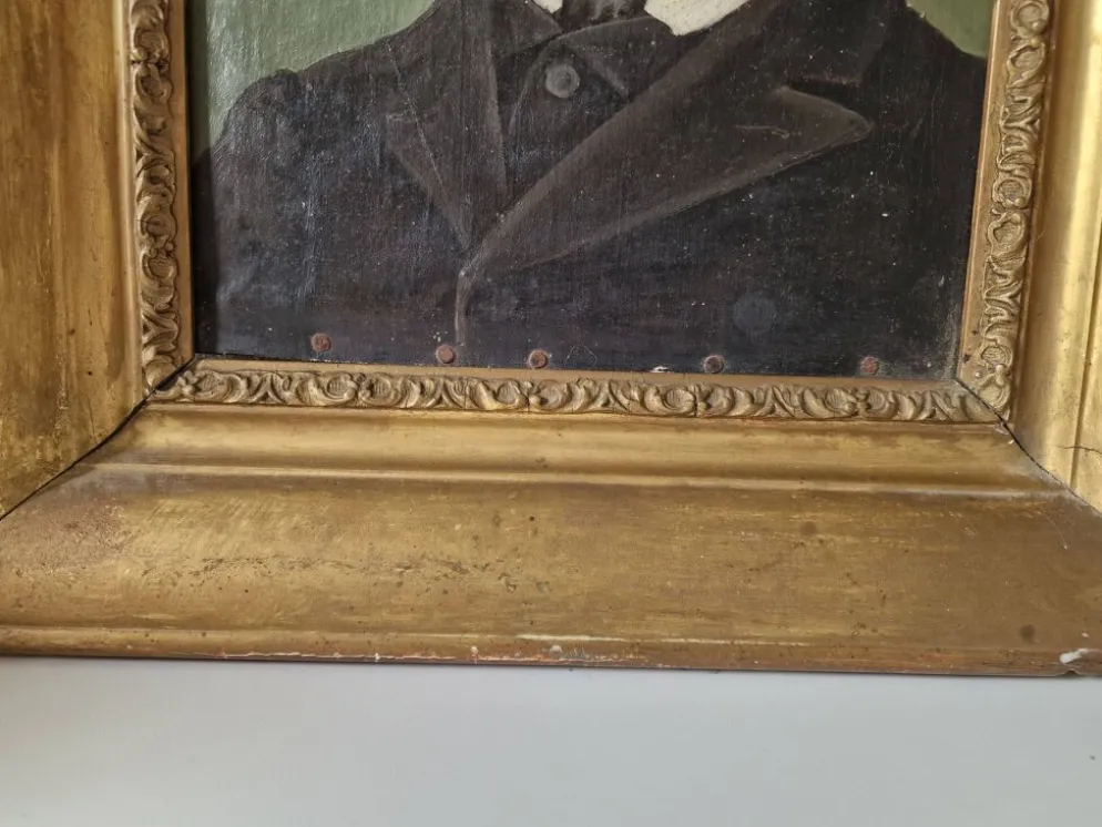 Portrait d'homme ancien cadre doré
