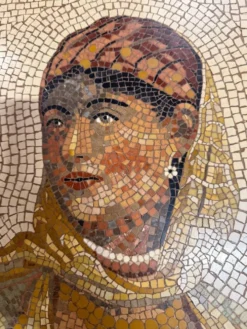 Portrait d’une dame en mosaïque de marbre dans le goût de l’antique, vers 1880