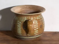 Pot ancien en céramique populaire vernissée – Europe centrale, vers 1930