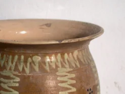 Pot ancien en céramique populaire vernissée – Europe centrale, vers 1930
