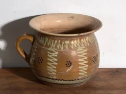 Pot ancien en céramique populaire vernissée – Europe centrale, vers 1930
