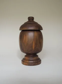 Pot en bois tourné