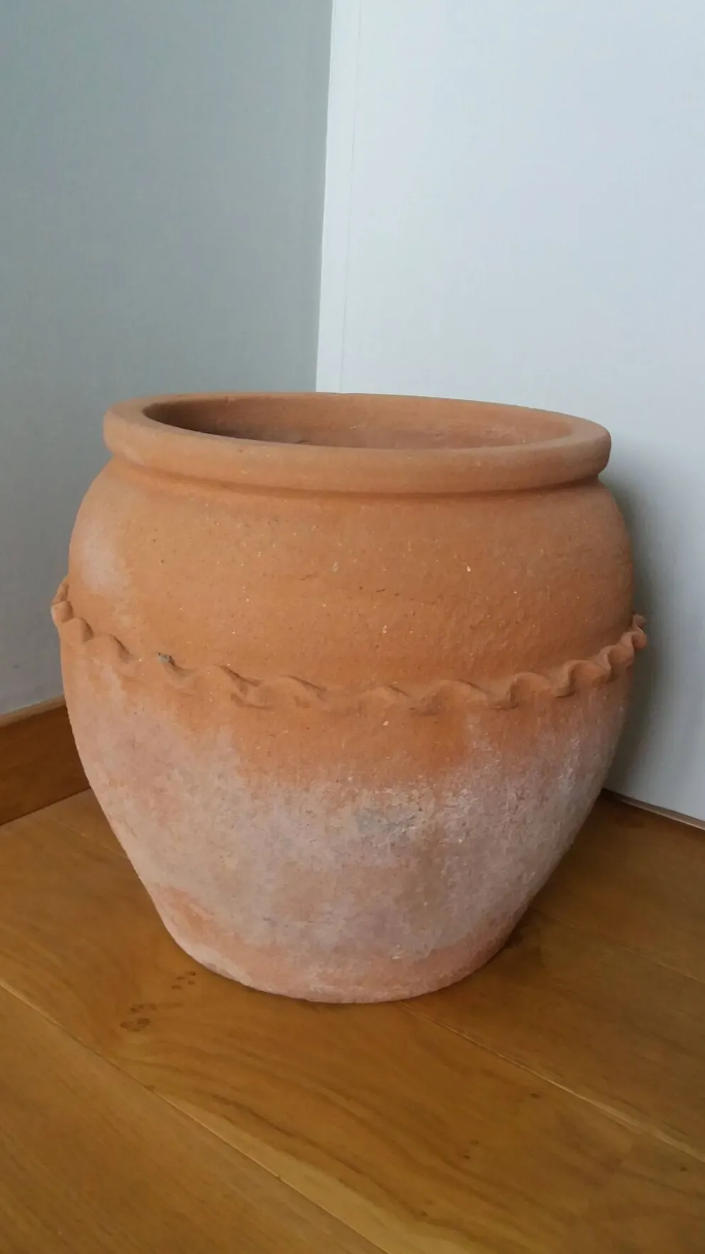 Pot à plante, jardinière en terre cuite