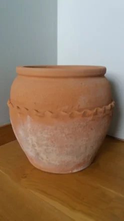 Pot à plante, jardinière en terre cuite