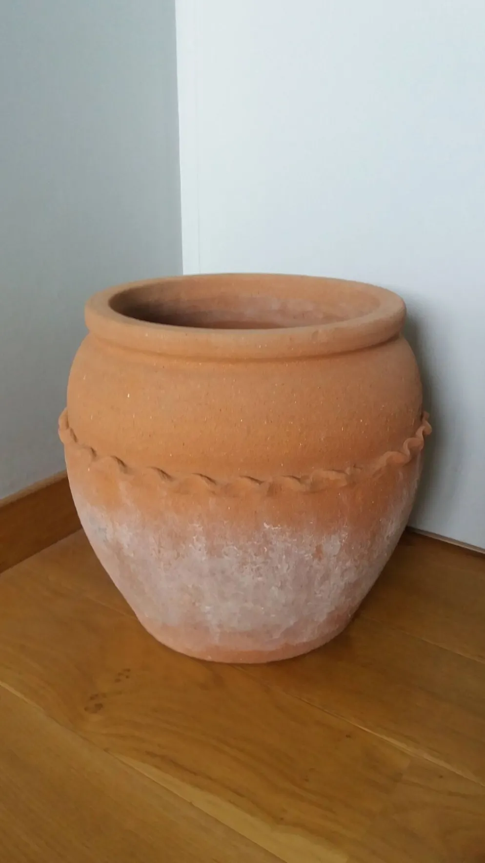 Pot à plante, jardinière en terre cuite