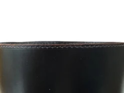 Poubelle à papier Mid-Century Carl Auböck en cuir noir et laiton, Autriche, années 1950