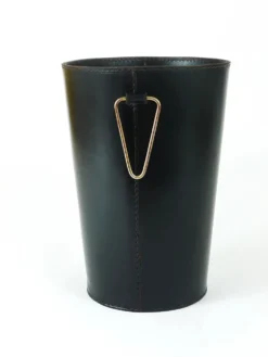 Poubelle à papier Mid-Century Carl Auböck en cuir noir et laiton, Autriche, années 1950