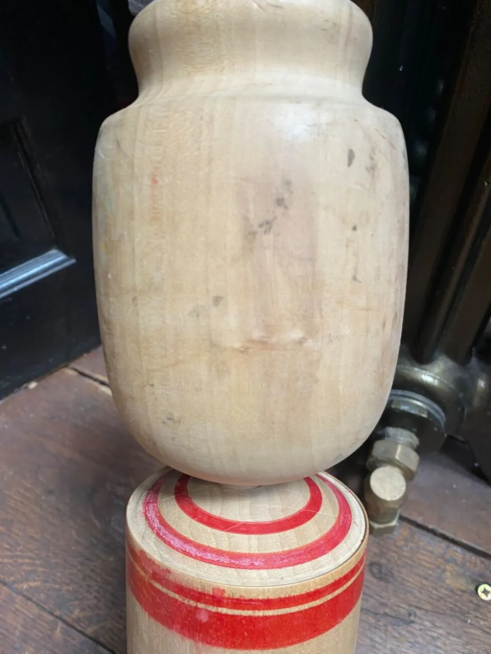 Poupée traditionnelle japonaise kokeshi