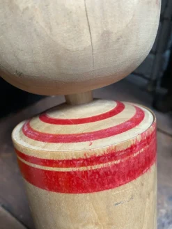 Poupée traditionnelle japonaise kokeshi
