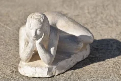 PRYAS, Femme nue allongée, sa tête reposant dans les mains (vers 1940)