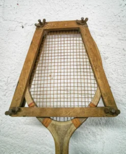 Raquette ancienne en bois avec cadre