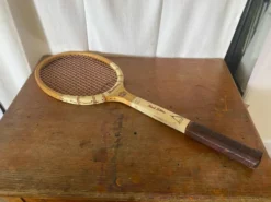 Raquette ancienne tennis montana red star bois vintage
